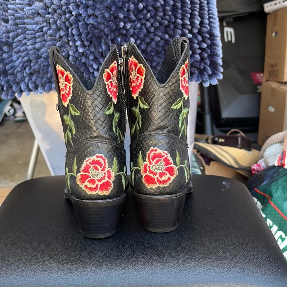 LIBERTY Black Boots with Red and Green Embroidery - Picture 8 of 12